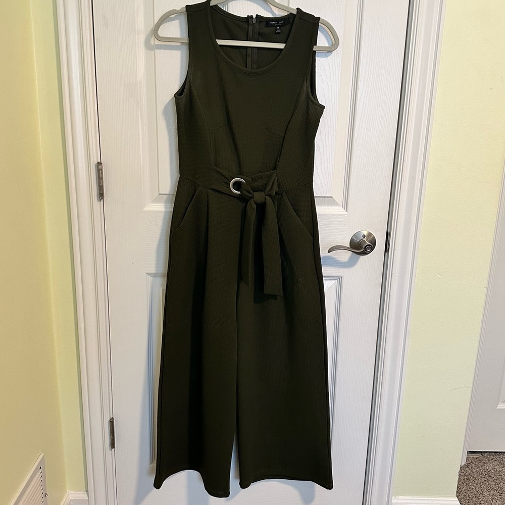 Olive green textured jumpsuit - size M